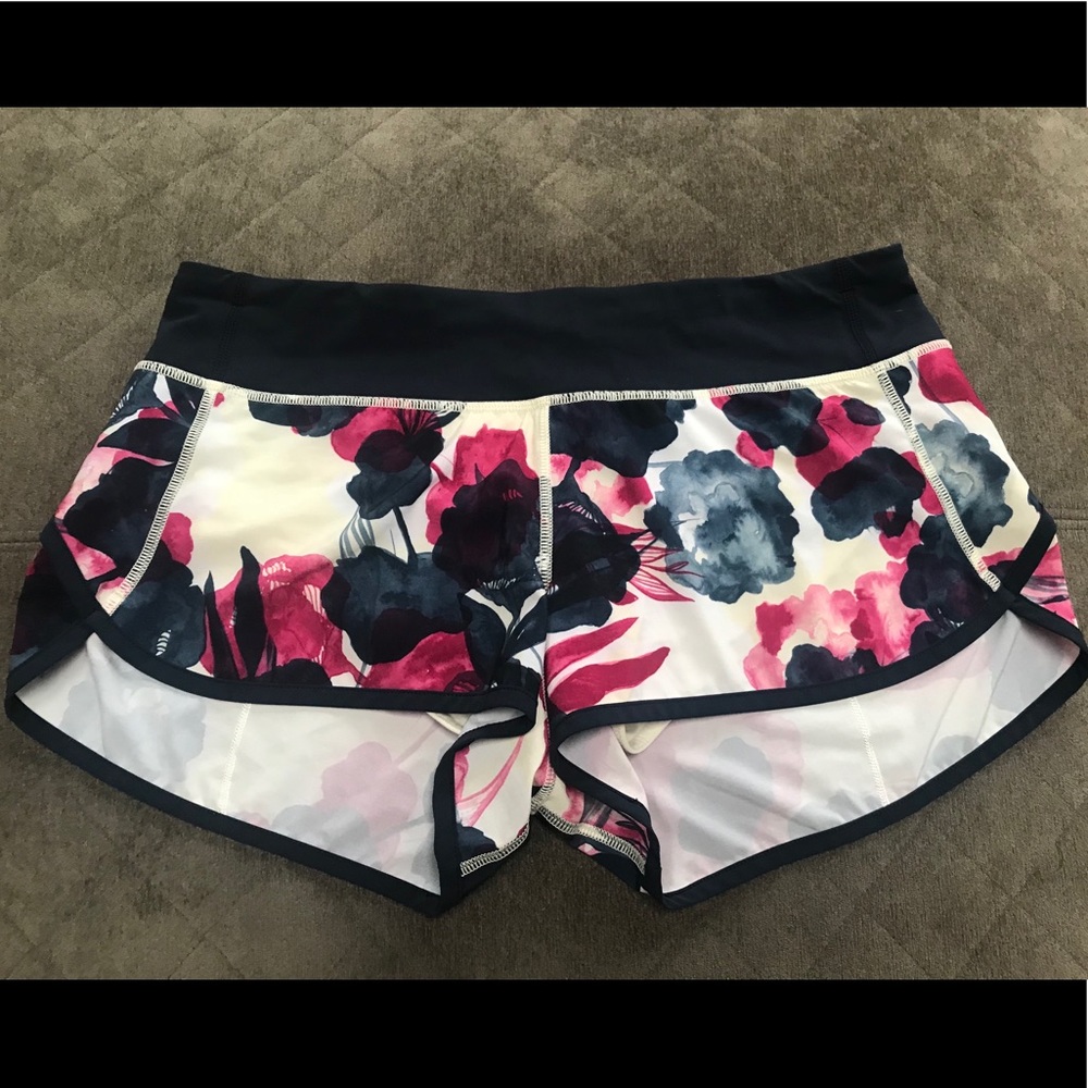 **SOLD** Inky Floral Speed Shorts 💙💗